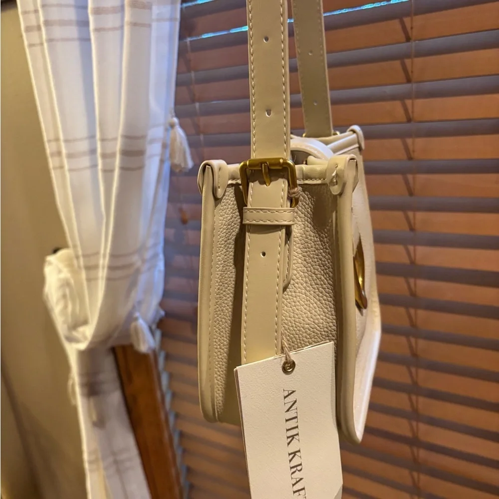 Antik Kraft Tan Crossbody Bag with Gold Detail - Picture 2 of 6